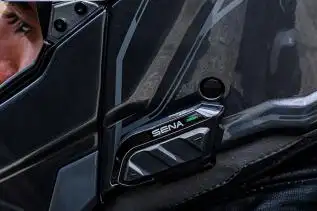 Intercom Sena SPIDER X Slim : Plus petit, plus de style ? On fait le point avant le test !